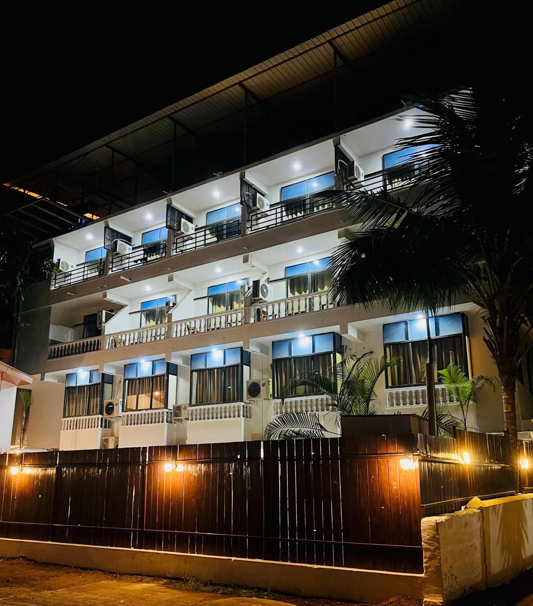 Hotel Pleasure Inn Near Turtle Beach Morjim Manage By Ld Group Of Hospitality Екстериор снимка