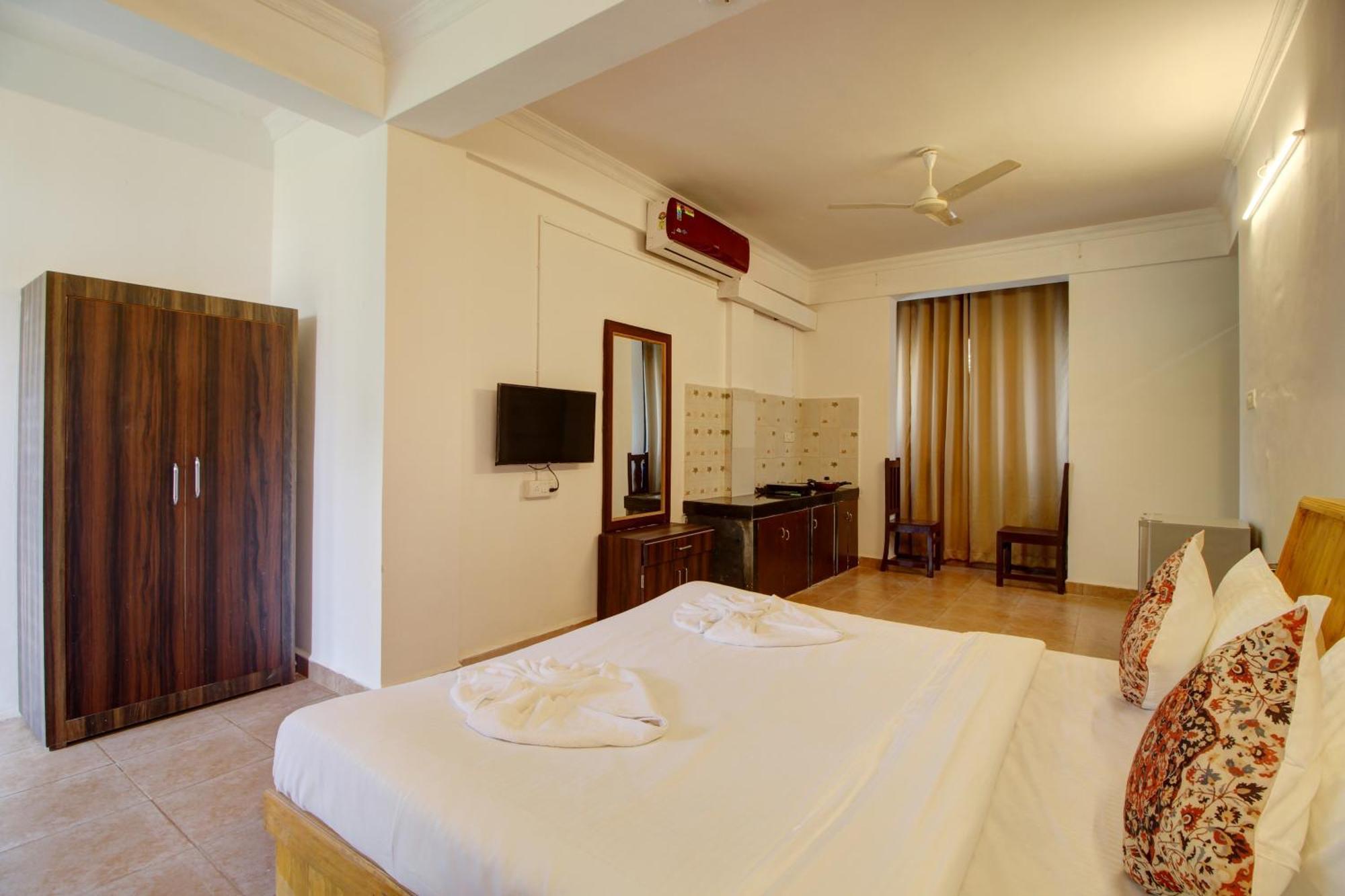 Hotel Pleasure Inn Near Turtle Beach Morjim Manage By Ld Group Of Hospitality Екстериор снимка