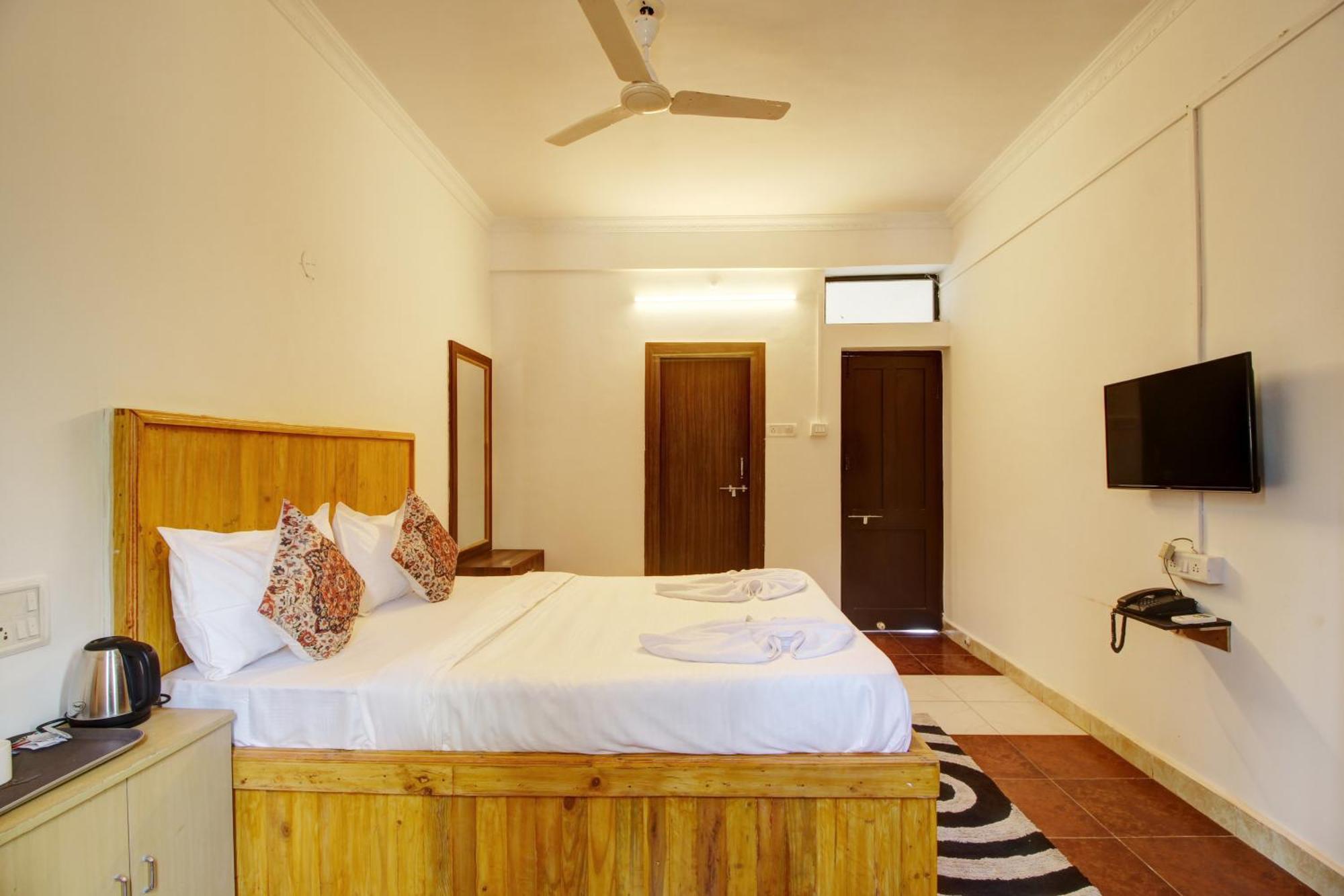 Hotel Pleasure Inn Near Turtle Beach Morjim Manage By Ld Group Of Hospitality Екстериор снимка
